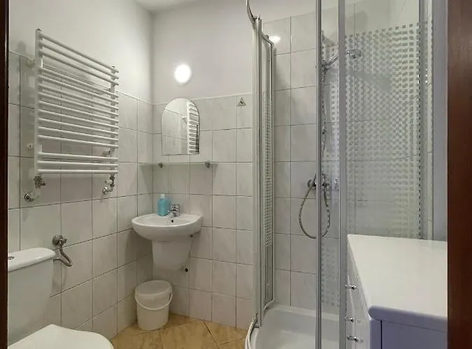 Legrams Bed & Breakfast 3*